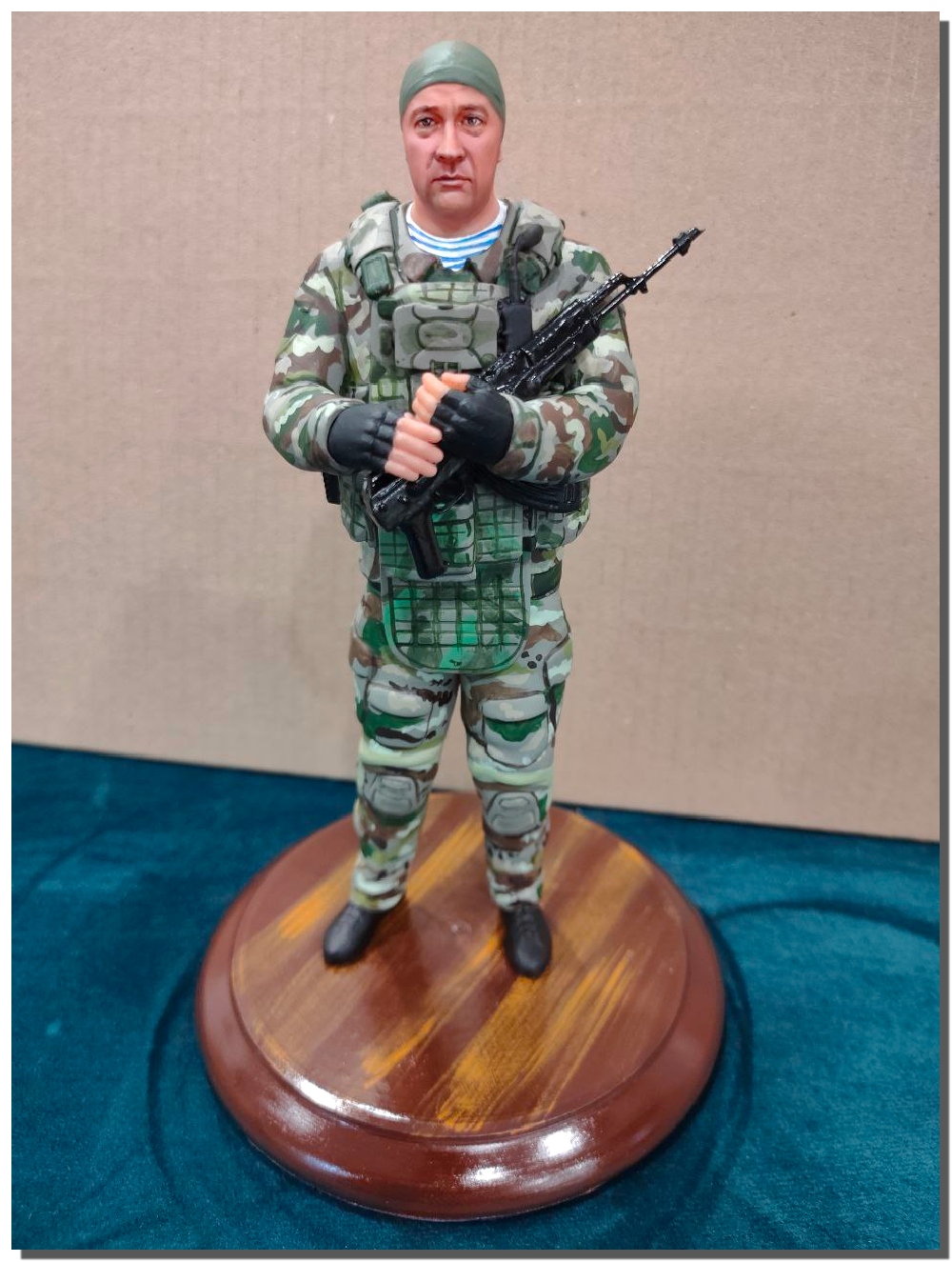 купить фигурку военного